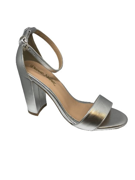 Danae Nu?ez DV P21735 Color: KOALA FORMAL