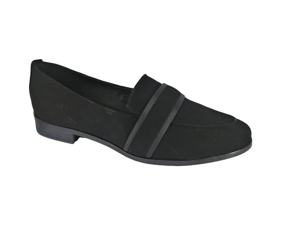 Danae Nu�ez DV 202608 Color: NEGRO CASUAL