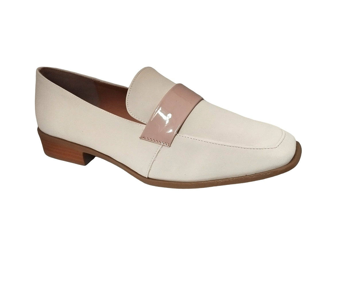 Danae Nuñez DV 203111 Color: BUCK LATE CASUAL