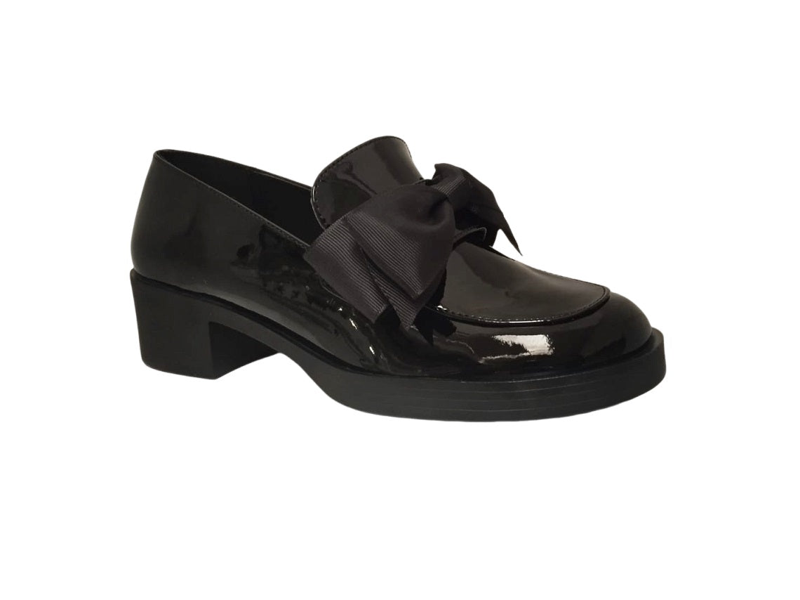 SALAMANDRA 344-4132 Color: CHAROL NEGRO CASUAL