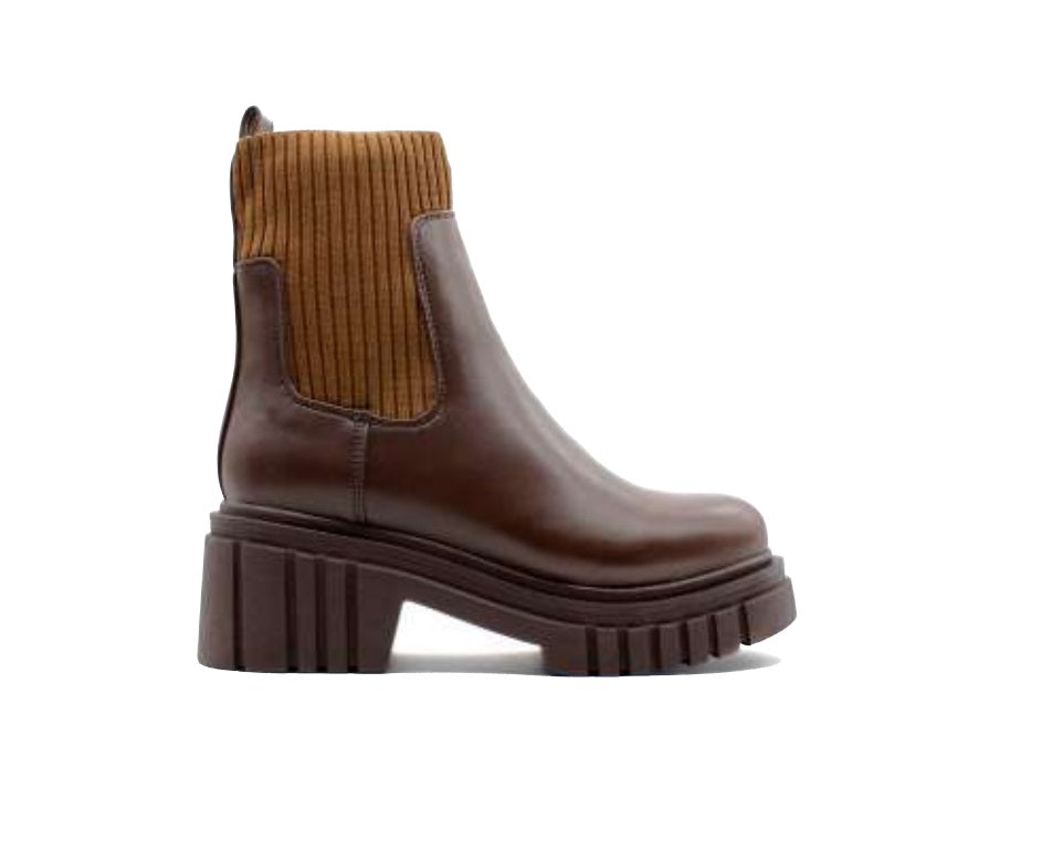 EFE 326703 Color: JULIETA MOKA CASUAL