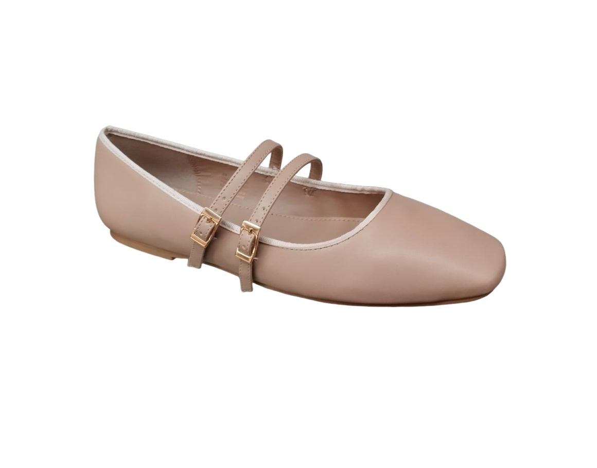 Danae Nuñez DV 200107 Color: NAPA ELITE BAILEYS CASUAL