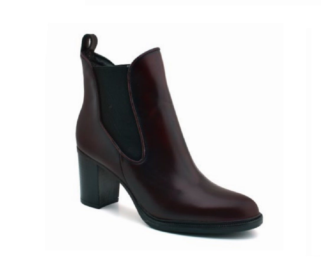 GIUSTO 020715 Color: CAMALEON VINO CASUAL