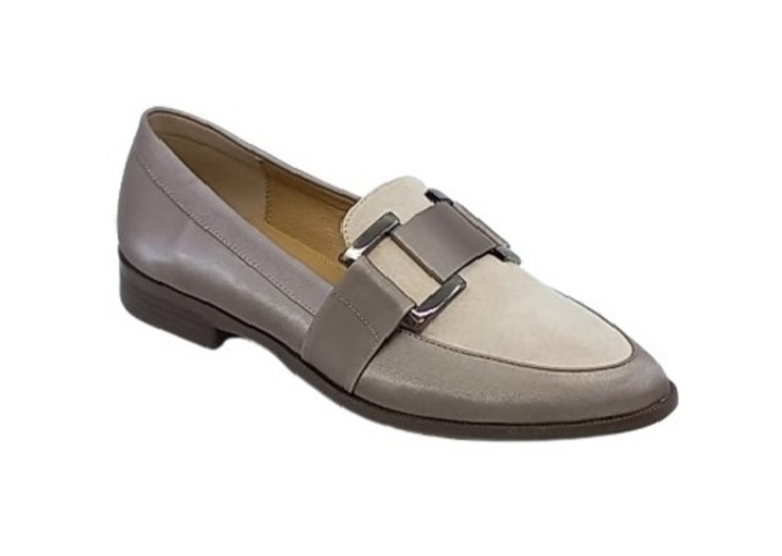 Danae Nuñez DV 205002 Color: LIQUID SABLE CASUAL