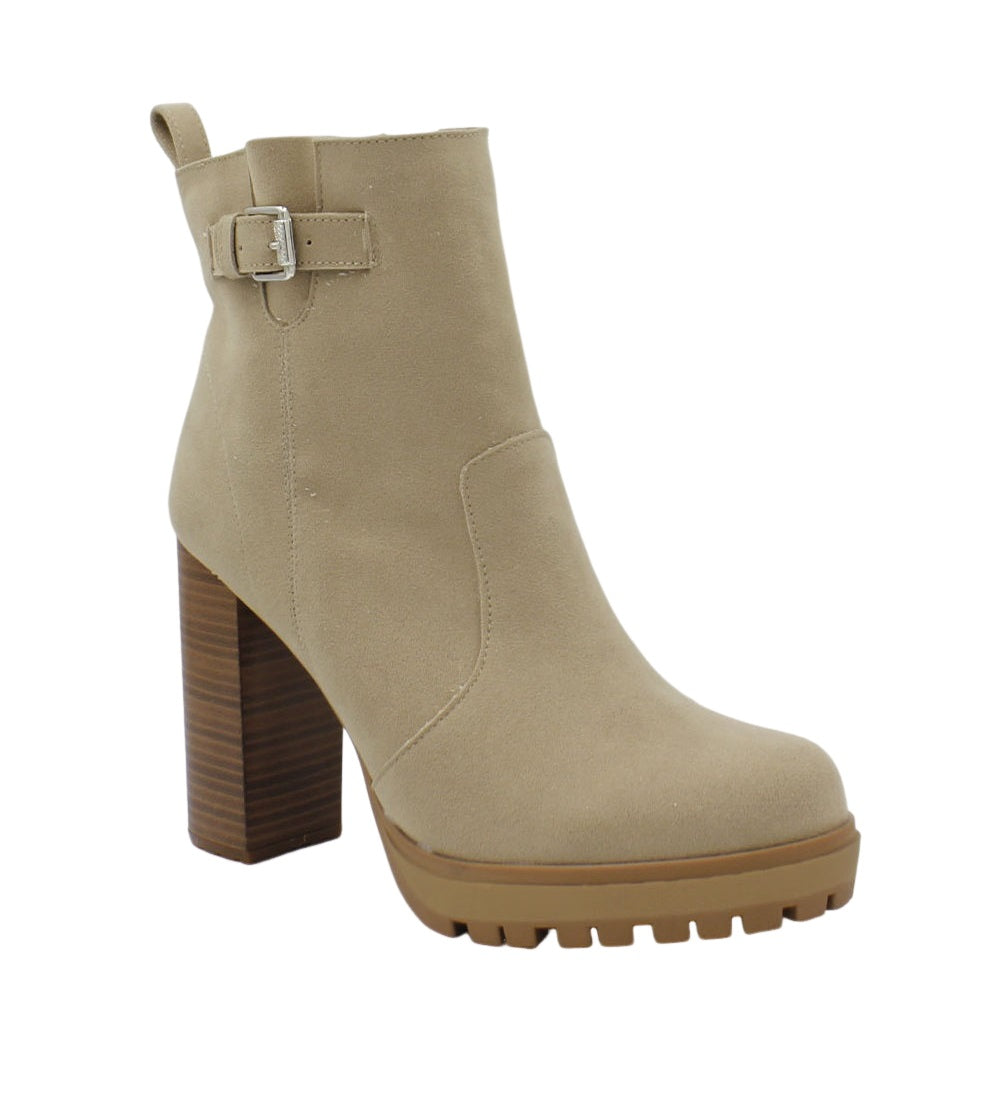 Danae Nu?ez SE 18-775 Color: ARENA CARNAZA CASUAL