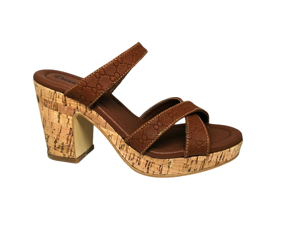Danae Nu?ez DV 2211502 Color: TAN CASUAL