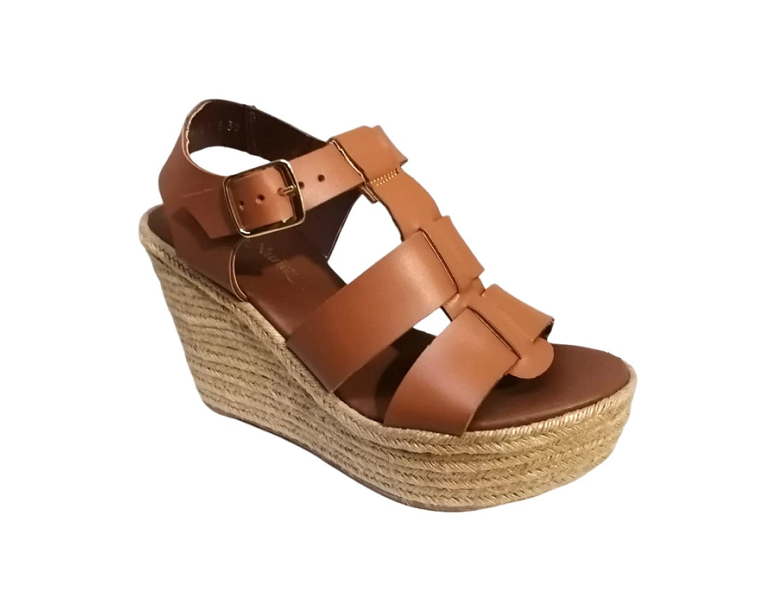 Danae Nu?ez DV 2311701 Color: TAN CASUAL