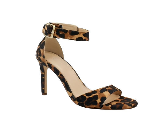 Danae Nuñez SE 21-982 Color: CHEETAH FORMAL