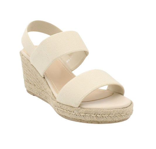 Danae Nuñez SE 07-107 Color: ARENA CASUAL