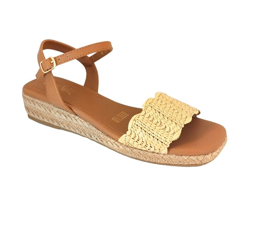 Danae Nuñez SE 68-153 Color: RAFIA SANDALO CASUAL