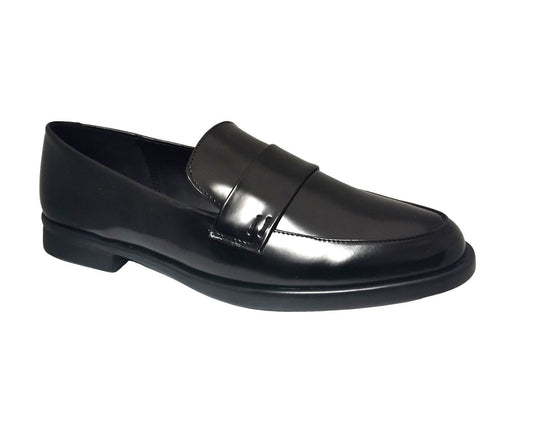 Danae Nuñez DV 215603 Color: ALTO BRILLO NEGRO CASUAL
