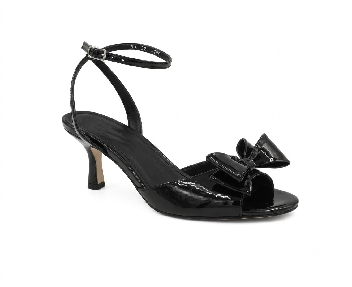 Danae Nuñez SE 25-364 Color: CHAROL NEGRO CASUAL