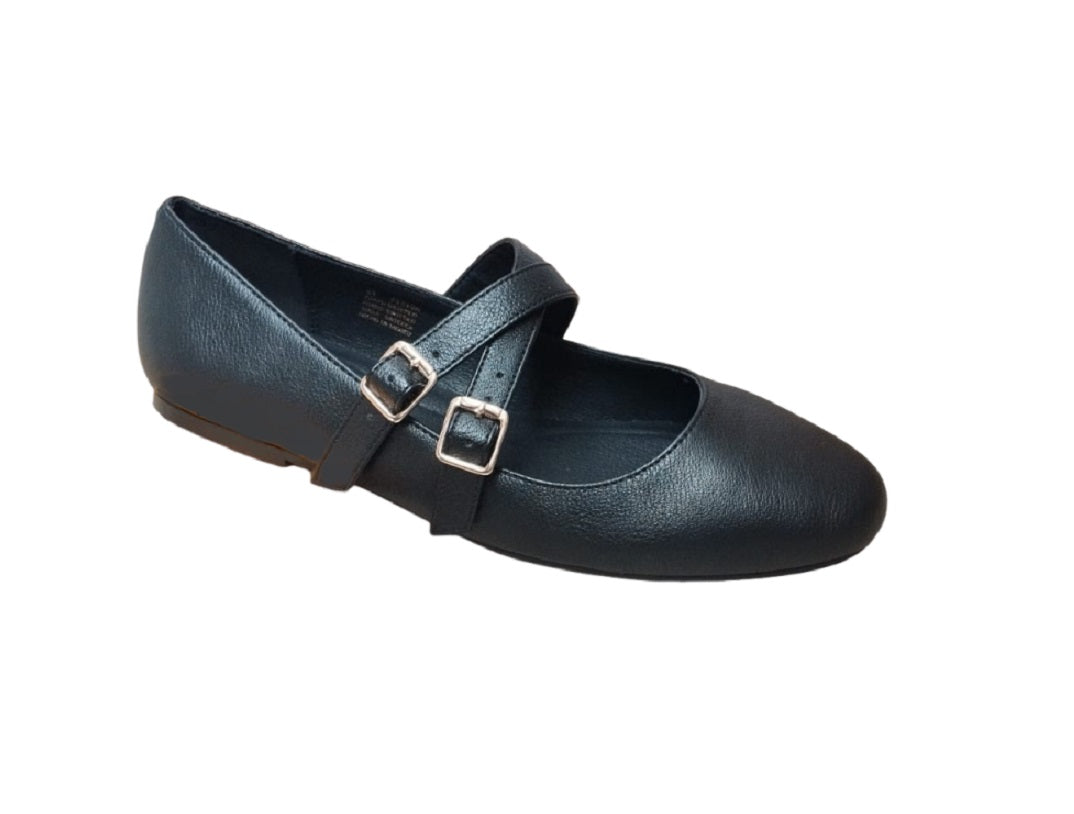 Danae Nuñez DV 213108 Color: OASIS NEGRO CASUAL
