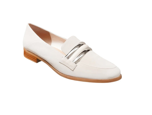 Danae Nuñez DV 202611 Color: BUCK LATE CASUAL