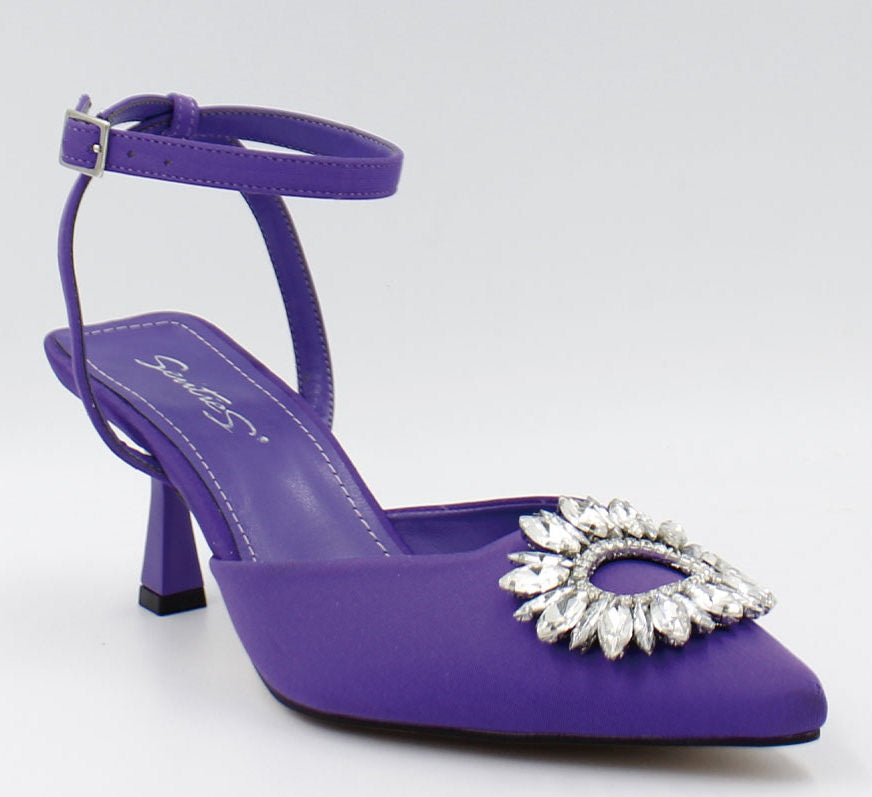 Danae Nuñez SE 01-736 Color: TEX MORADO FORMAL